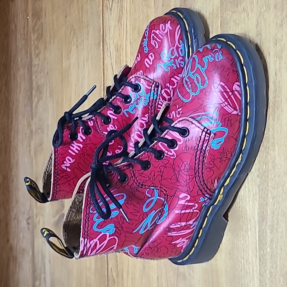 Vintage Dr Martens Made in England Graffiti Red Leather Boots Sz UK 1 US 3